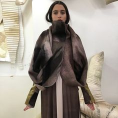 Накидка-кокон Трансформируемая одежда Оверсайз Шерсть - Etsy Luxury Mask, Boiled Wool Jacket, Cocoon Dress, Cocoon Coat, Wool Cape, Custom Made Clothing, Wool Clothing, Sweater Oversize, Merino Wool Sweater