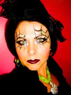 Witch makeup | Witch halloween Halloween Spider Makeup, Spider Web Makeup, Halloween Idea, Halloween Eye Makeup, Face Art Makeup