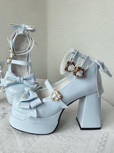 Cute Closed Toe Formal Heels, Cute Closed Toe Heels With Bow, Formal Closed Toe Cute Heels, Cute Formal Closed Toe Heels, Bow Decorations, Pink Platform Heels, Painted Canvas Shoes, Fairy Shoes, Dr Shoes