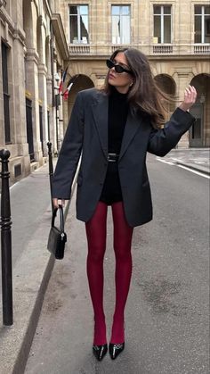 Platform Heel Outfit, Burgundy Boots Outfit, Red Tights Outfit, Boots Fall Outfit, Red Boots Outfit, Burgundy Accessories, Burgundy Outfit