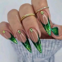 Emerald Nails, Green Acrylic Nails, Filmy Vintage, New Years Eve Nails, Green Nail Designs, Heart Nail, Her Nails, New Year's Nails