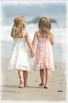 Twin Photography, Sibling Photography, Sibling Photos, Sister Photos, Friend Friendship, Photography Beach, Foto Baby, Sister Quotes, Shooting Photo