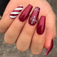 Follow for more interesting Pins!<3 Transform your nails into a winter wonderland with our enchanting Christmas nail paint styles! Embrace the cozy elegance of the season with rich jewel tones, shimmering metallic, and festive patterns that capture the magic of falling snowflakes. Our collection has the perfect shades to make your nails the highlight of any holiday gathering. #winternails #christmasnails #ladiesfashion #nailpaintstyles #nails #nailpaints #christmas Lovely Nails, Cute Christmas Nails, Christmas Nail Art Designs, Nail Design Ideas, Christmas Nail