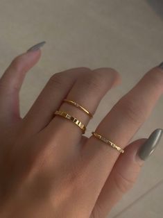 18K Gold Ring Minimalist Statement Ring Promise Ring Band Stackable Rings Vintage Jewelry Single Stone Multiple Stone Three 3 Stone Ring - Etsy �خواتم خطوبة, Stacked Rings, Produk Apple, Minimalist Vintage, Wedding Designer, Signet Rings, Ringe Gold, Jewelry Accessories Ideas, Ring Simple