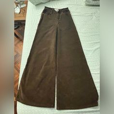 Frame Le Palazzo Wide Leg Corduroy Brown Jeans/Pants Size 27 Like New Inseam 28 Inches - Hits At The Ankle For A 5’4” Person Worn Less Than 10 Times Willing To Negotiate/Bundle! Brown Jeans, Frame Denim, High Jeans, Jeans Denim, Jeans Pants, Wide Leg Pants, Wide Leg, Women Jeans, Pants For Women