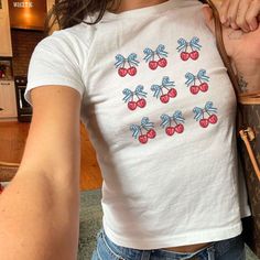 Fourth Of July Shirts Diy, Diy 4th Of July Shirts, Baby Tee Shirt, Patchwork Ideas, Baby Tee Shirts, Trending Graphic Tees, Shirt Coquette, Golden Globes Red Carpet, Tøp Aesthetic