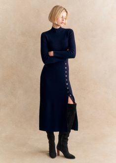 French Winter Fashion, Fitted Turtleneck, Stylish Coat, Timeless Wardrobe Staples, Classic Coats, High Waist Fashion, Cotton Midi Dress, Classic Dress, Thigh High Boots