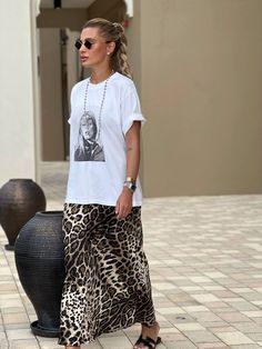 Crewneck Outfit, Stile Boho Chic, Leopard Print Skirt, Work Outfits Women, Print Skirt