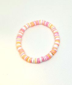 Cute and oh so preppy! This peach white and pink bracelet is perfect for you! Bracelet Clay Bead, Bracelet Clay, Bracelets Beaded, Cute Bracelet, Bracelet Christmas, Christmas Gift For Her, Girls Gift