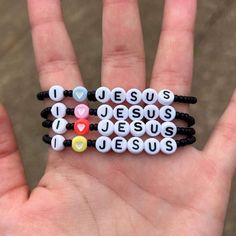 Jesus Bracelet Bead, Bracelets For Your Crush, Inspirational Beaded Bracelets, Christian Bead Bracelets Diy, Cross Bracelet Diy, Christian Bracelets Ideas, Crush Bracelet Ideas, Clay Bead Bracelet Ideas Matching, Jesus Bracelet Ideas