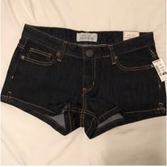 Nwt Women’s Aeropostale Dark Blue Jean Shorts New, Excellent Condition Size: 3/4 *Ratb-3 Mtv Downtown, Dark Blue Jean Shorts, Midi Jeans, Blue Ripped Jeans, 2000s Outfits, Ripped Jean Shorts, Cuffed Denim Shorts, Stretch Denim Shorts, High Rise Denim Shorts