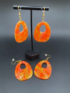 Pictures don't do these fiery orange handmade earrings justice!  Very cool!! Nickel free findings Handmade Clay Earrings, Cute Gifts For Her, Blue Dangle Earrings, Spring Earrings, Summer Earring, Handmade Clay, Orange Gold, Polymer Clay Earrings, Earings Piercings