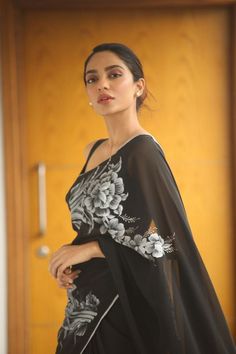 Download Sobhita Dhulipala Latest mobile wallpaper Shobita Dhulipala, Black And White Saree, White Sarees, Saree Inspiration, Eternal Beauty