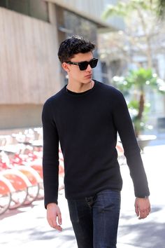 Xavier Serrano Sunglass Photoshoot, Xavier Serrano, Money Images, Men Sunglasses, Men’s Suits, Sunglasses Fashion, Sunglasses Men, Couple Images, Photo Pose