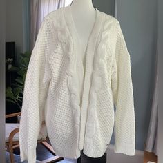 Brand Nwot Cable Knit Sweater Hollister Size M, Runs Large Long Cardigans, Hollister Sweater, Chunky Knit Cardigan, White Cardigan, Cable Knit Sweater, Chunky Knit, Cable Knit, Knit Cardigan, Hollister