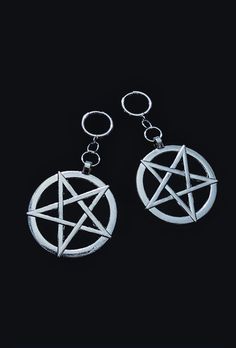 This listing is for 1 pair of goth style pentacle hoop earrings. Made with 18mm surgical stainless steel hoop with alloy penracle charm pendant.  Kindly check the weight before purchase.  weight: 15 grams each Total length: 8.2cm approx  SHIPPING BY INTERNATIONAL AIRMAIL - DOES NOT PROVIDE TRACKING  I ship orders in the order they are received and according to requests (processing time may vary depending on work volume)  shipping times (times vary)  Usually 2-3 working days for UK destinations . Earrings Goth, Goth Earrings, Uk Destinations, Goth Style, Goth Fashion, Air Mail, Charm Pendant, Halloween Shopping, Etsy Earrings