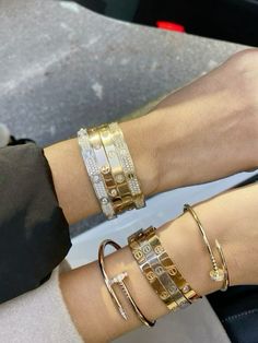 Cartier Stack, Pretty Stacks, Future Accessories, Bracelet Aesthetic, Jewelry Stack, Diamond Bracelet Design, Preppy Jewelry