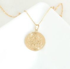 Boho Mandala Gold Filled Flower Medallion Necklace. Dainty Layering Yoga necklace Delicate circle necklace Mother Necklace Personalized Gift Looking for a stunning present for Familly, a Friend or yourself? This Boho Mandala Gold Filled Flower Medallion Necklace is the perfect gift. High-Quality Gold Amulet Locket Necklace, Round Locket Necklace With Intricate Design, Mandala Gold, Mother Necklace Personalized, Mother Necklace, Boho Mandala, Yoga Necklace, Mothers Necklace, Medallion Necklace