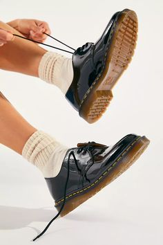 Dr Martens Oxfords Outfit, Doc Martens Loafers, Dr Martens Oxford, Dm Boots, Oxfords Outfit, Hipster Shoes, Dr Martens Outfit, Dr Martens Boots, Aesthetic Shoes