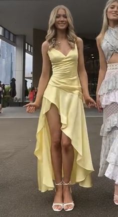 Cute Formal Dresses, Prom Dress Inspo, Prom Dresses Yellow, Spaghetti Strap Prom Dress, Looks Party, Cute Prom Dresses, فستان سهرة, Pretty Prom Dresses