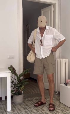 Mens Farmers Market Outfit, Italy Outfits Summer Men, Mens European Fashion Summer Casual, Mens Hawaii Outfits, Men Italy Outfit Summer, Aesthetic Beach Outfits Men, Summer Vacation Outfits Men, Picnic Outfit Men, Hawaii Outfits Men