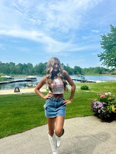 Zach bryan🤠☺️ Concert Fit, Zach Bryan, Country Concert Outfit, Country Concerts, Country Concert, Concert Fits, Brown Boots, Concert Outfit, Concert