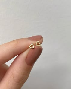 Illusion Earrings, Dainty Earrings Studs, Gold Earrings For Kids, Mini Earrings, Gold Pendant Jewelry, Hollow Heart