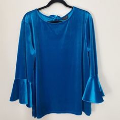 The Limited Velvet Mykonos Blue Bell Sleeve Tie Top Blouse. Nwt! Women's Us Small. Scoop Neck; 3/4 Bell Sleeves; Boho. Blue Bell Sleeve Top For Fall, Blue Bell Sleeve Dresses For Summer, Summer Rayon Bell Sleeve Tops, Bell Sleeve Tie Top, Blue Bell Sleeve Top, Blue Bohemian Blouse With 3/4 Sleeves, Mykonos Blue, Blue Bell, Bell Sleeve Blouse