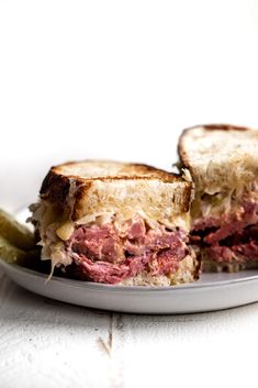 Reuben Sandwich on thick bread Reuben Sandwich Recipes, Brioche French Toast Recipe, Homemade Russian Dressing, Dark Rye Bread, Classic Reuben Sandwich, Reuben Sandwich Recipe, Reuben Sandwich Classic, Fermented Sauerkraut, Springtime Recipes