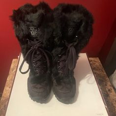 Coach Jennie Size 5.5 Black Winter Lace-Up Rabbit Fur Snow Boot Nib Fur Snow Boots, Goth Shoes, Snow Boot, Swag Shoes, Coach Shoes, Rabbit Fur, Fit Inspo, Christmas List, Fitness Inspo