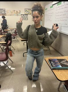 Curly Fro Outfits, Casual Winter Outfits For School, Lace Bra Under Shirt Outfits, Thanksgiving Outfit Ideas Black Women, Simple Decades Day Outfits, Warm Fits For School, 56 Degree Weather Outfit, Outfit Medium Size Women, What To Wear To Movies