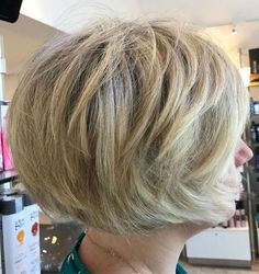 Short haircuts that are stop-you-in-your-tracks gorgeous Short Blonde Bob Hairstyles, Messy Blonde Bob, Short Blonde Bob, Short Layered Hairstyles, Hairstyles Layered, Short Blonde Bobs, Messy Bob Hairstyles, Color Rubio