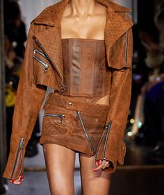 Iconic Runway Looks, Runway Model, Look Festival, Laquan Smith, Runway Fashion Couture, Designer Runway, Fashion Runway, Model Fashion, Outfit Style