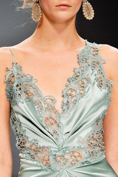 Couture Details, Vestidos Vintage, Ermanno Scervino, Mode Vintage, Mode Inspiration, Fashion Details, Fashion Week Spring, Milan Fashion Week