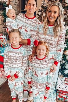 Portrait of a family wearing a Warm Soft Matching Family Christmas Pajamas Set. Matching Christmas Pajamas Family Hanna Andersson, Matching Pajamas Christmas Pajamagram, Kids Matching Christmas Pajamas, Pjs Family, Matching Pajama Set, Family Matching Pajamas, Xmas Pjs, Family Pjs