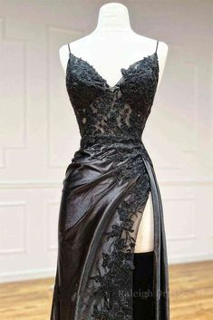 Item Descriptions: Silhouette:Mermaid Waist: Natural Color:Black Built-In Bra: Yes Fashionable Prom Dresses, Black Silk Lace Dress, Goth Reception Dress, Black Corset Long Dress, Black Wedding Dress Tight, Black Formal Dress Lace, Black Lace Dress Prom, Dark Lace Dress, Classy Backless Dress