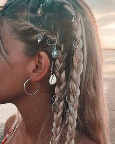 Braids Hair Ideas, Creative Braids, Pirate Hair, Pool Hairstyle Ideas Black, Hippie Braids, Rave Hair, Pool Hairstyle Ideas, Braids Hair