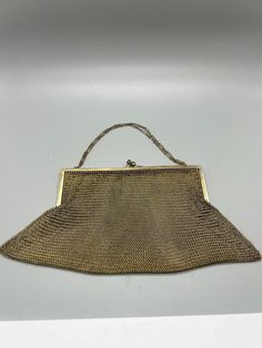 Beautiful Gold Mesh Purse 6''x 5" Deco Vintage, Hand Bag, Vintage Gold, Purses And Handbags, Shoulder Bags, Accessory Gift, Art Deco, Display Homes, Bathing Beauties