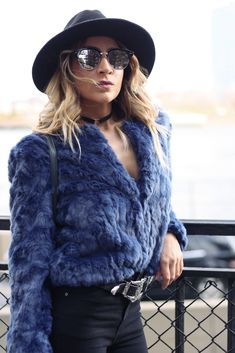 How to Wear a Statement Coat - Quartz & Leisure Style Inspiration Winter, Style Inspiration Fall