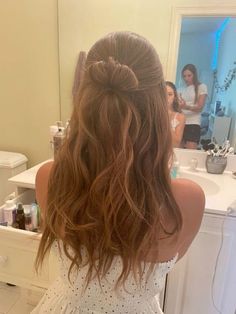 Slicked Back Hairstyles, Beach Blonde Hair, Κούρεμα Bob, Girls With Long Hair, Cute Hairstyles For School, Hairstyles For Layered Hair, Fishtail Braid, Slick Back