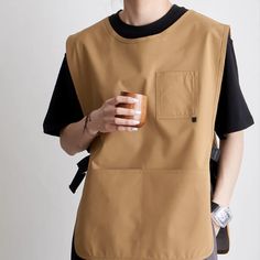 Japanese Style Lightweight Work Vest Apron-Brown – TOUKOKU Cafe Uniform, Korean Cafe, Work Vest, Japanese Apron, Uniform Ideas, Restaurant Uniforms, Golf Vest, Style Japonais, Collar Designs