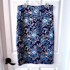 Nwt Agnes & Dora Floral Navy And Pink Pull On Pencil Skirt Medium New With Tags Floral Print Polyester And Spandex Machine Wash Size Medium Excellent Condition Listing B11 Blue Stretch Skirt With Floral Print, Blue Floral Print Stretch Skirt, Blue Floral Print Relaxed Mini Skirt, Blue Floral Print Relaxed Fit Mini Skirt, Blue Relaxed Fit Mini Skirt With Floral Print, Blue Floral Print Knee-length Skirt, Blue Knee-length Skirt With Floral Print, Skirt Medium, Pencil Skirt