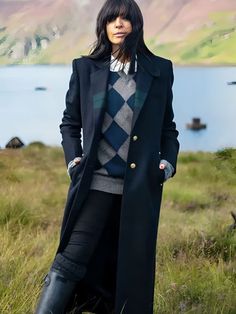 The Traitors UK Season 3 Claudia Winkleman Blue Wool Coat Women's Coat Pattern, Women's Casual Style, Street Style Chic, Blue Wool, Elegant Outfit, Wool Coat, Wool Felt