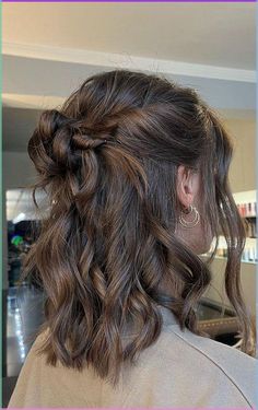 Medium Length Wavy Hair, Prom Hairstyle, Simple Prom Hair, Half Up Half Down Hairstyles, Homecoming Hairstyles For Medium Length, Elegant Updo, Hair Down, Medium Length Hair, Half Up Half Down Hair