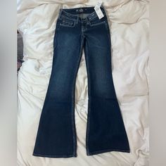 Dark Wash Jeans, Never Worn, New With Tags. I Bought 000 Short Because I Have A 23 Waist And I'm 4'8, They're A Little Long And Loose Around The Waist On Me But They're Otherwise Very Cute. Quince Clothes, Low Rise Flared Jeans, Vintage Flare Jeans, Jeans Hollister, Vintage Flare, Hollister Jeans, Flared Jeans, Dark Wash Jeans, Wash Jeans