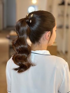 Bougie Hair, Ideas Matrimonio, Guest Hair, Slicked Back Hair, Brunette Hair, Bride Hairstyles, Bridesmaid Hair, Wedding Guest, Hair Makeup