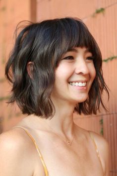 34 Amazing Ways To Style A Bob With Bangs | LoveHairStyles Short Hairstyles For Fine Hair, Fine Thick Hair, Hairstyles For Fine Hair, Trendy Bob Hairstyles, Choppy Bob Haircuts, Short Hairstyles Fine, Hair Issues, Tutorial Ideas