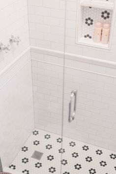 Small Shower Tile Ideas Simple, Shower Tile Ideas White, White Tile Shower Ideas Walk In, White Bathroom Shower Tile, Cottage Showers, Small Space Ideas, White Subway Tile Shower, Bathroom Downstairs