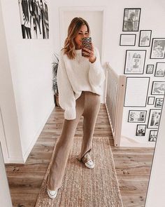 Legging For Work Outfit, Fashionable Comfy Outfits, Casual Fall Outfits For Women Over 30, Soft Neutral Outfit, Lazy Teacher Outfits Winter, Neutral Comfy Outfit, Fall Charleston Outfit, Comfy Casual Outfits Winter, Comfy Teacher Outfits Winter