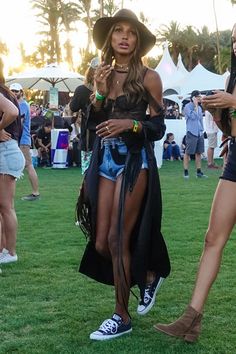 Mode Coachella, Coachella Inspired Outfits, Bonnaroo Outfits, Moda Coachella, Look Da Festival, Best Coachella Outfits, Country Music Festival Outfits, Cochella Outfits